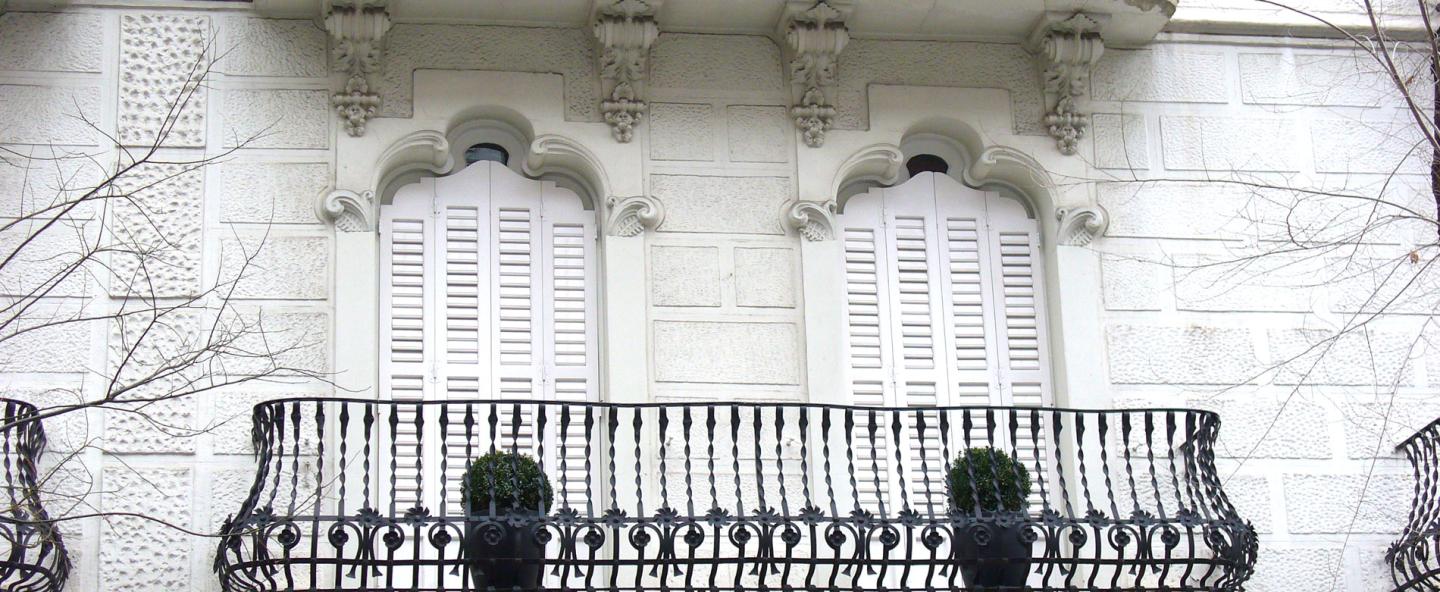 Ventanas, Persianas y Contraventanas Mallorquinas de Madera